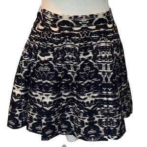 J. CREW Black and White Full Skater Skirt Size 4.